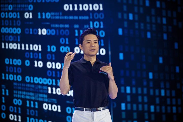 Baidu's Robin Li: 'AI Should Not Look Like Humans'