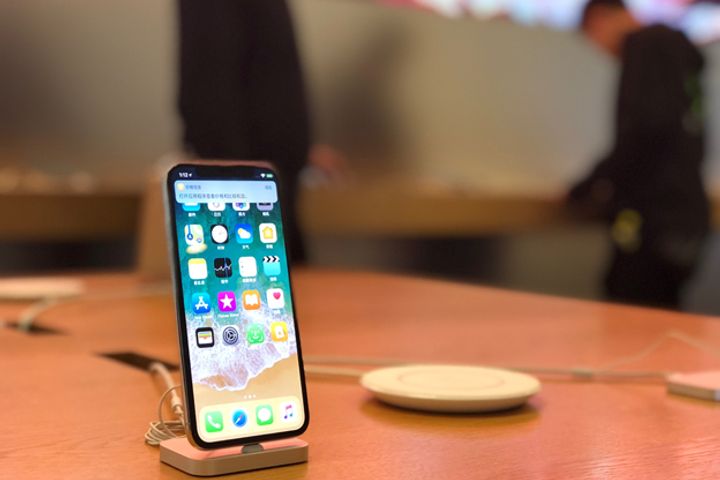 Huawei Gloats as Apple Denies Deleting iPhone X