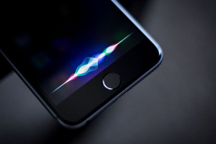 Apple Seeks Engineers in China for Siri Development