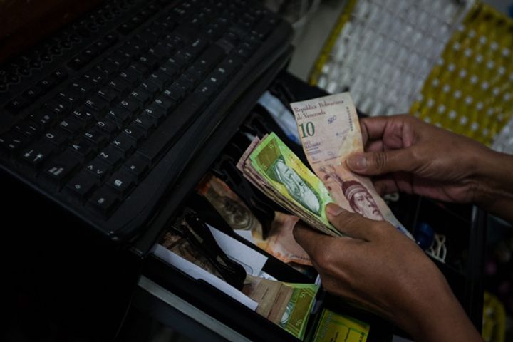 Venezuela Renounces Dollar for Yuan, Euros After US Trade Sanctions