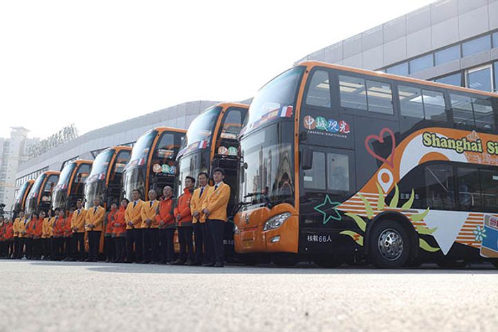 世界初のAI観光バスが上海で走る