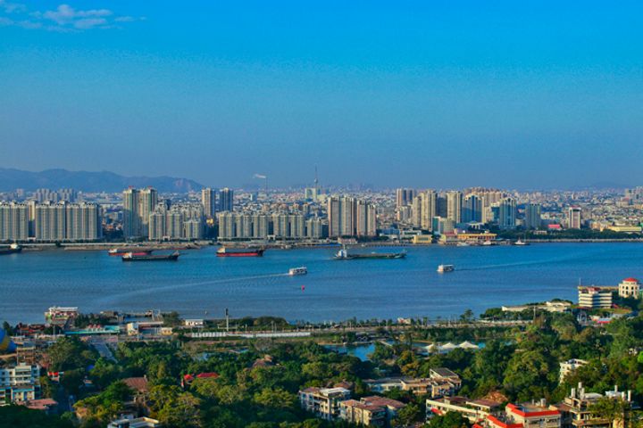 Guangdong Cuts GDP Growth Forecast After Missing 2018 Target