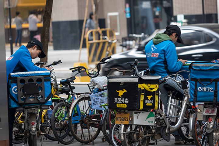 Insurance Is en Route for Online Couriers, Cabbies, China's Social Security Agency Says
