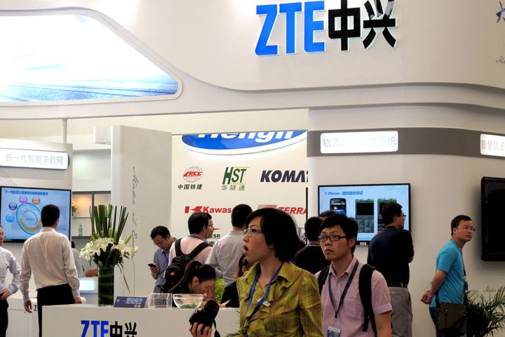 ZTE's Clash With US Prompts Majority Shareholder to Sell 81 Million Stocks