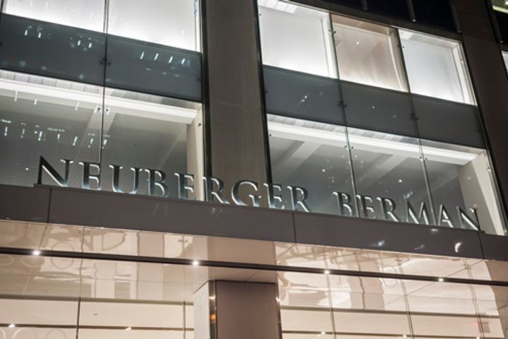 Neuberger Berman, Fullerton Get First Foreign Permits to Give Investment Advice in China