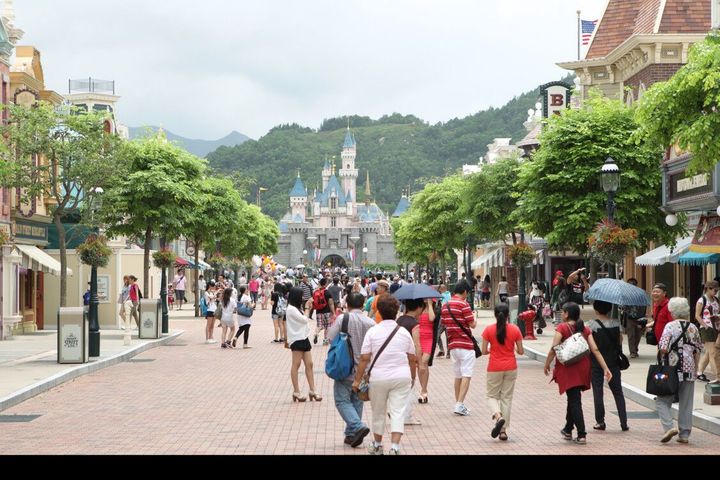 Hong Kong Disneyland Hikes Prices 3% to Tackle Rising Expenses