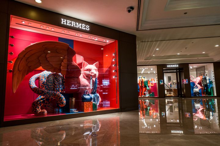 Chinese Market Supervisor Probes Hermes for Upselling