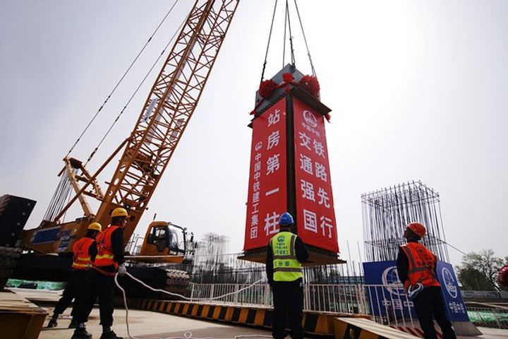 China Starts Steel Structure Work on Beijing Railway Station