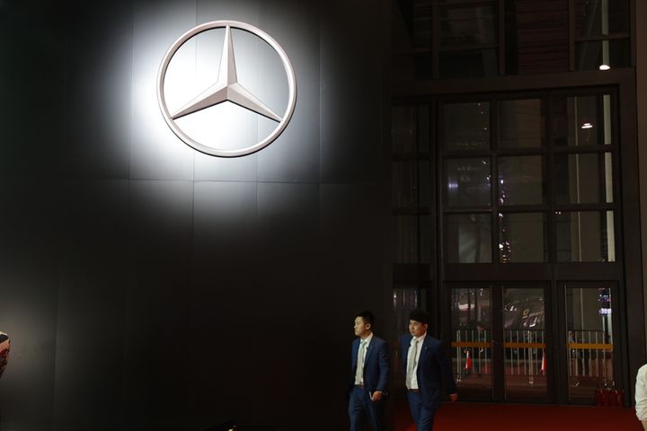 Mercedes-Benz Recalls 615,000 China Cars for Faulty Shocks, Tires