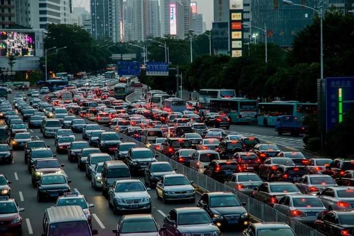Guangzhou, Shenzhen Ease License Plate Rules to Boost Car-Buying