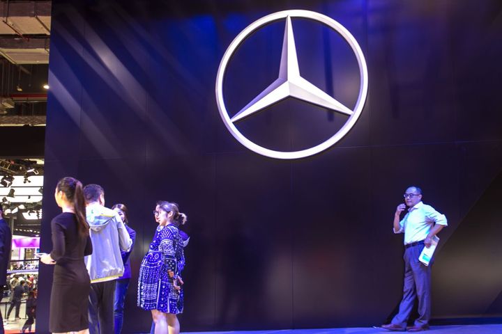 Chinese Mercedes Dealer in Distraught Buyer's Viral Video Is Fined USD145,000