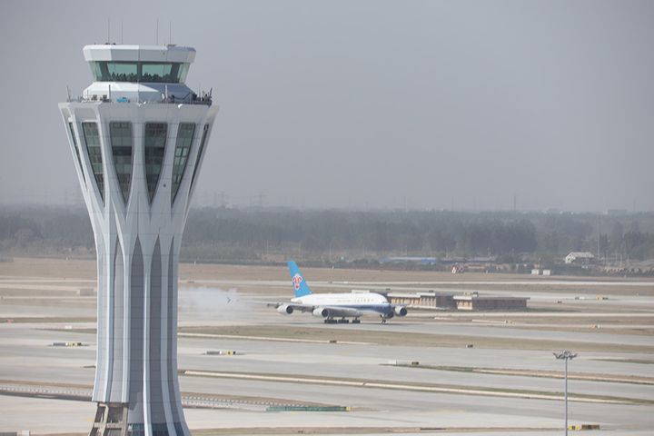 Passenger Aircraft Touch Down at Beijing Daxing Airport for First Time