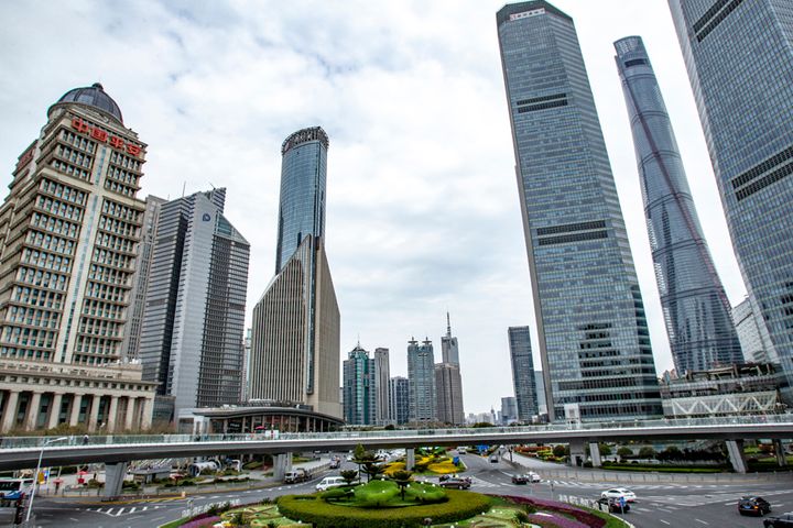 Shanghai's Lujiazui Bids to Lead World's No. 2 Financial Leasing Market