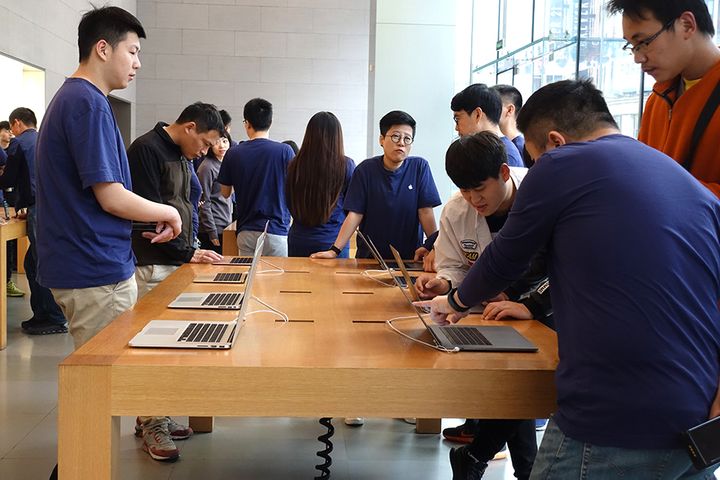 Appleは過熱のリスクがある中国で63,000のMacBook Proをリコール