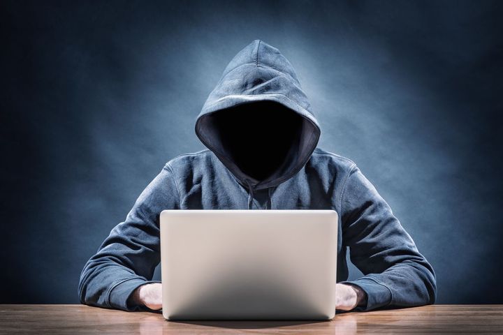 China's First Click Farm Case Ends With Both Parties Losing Money 