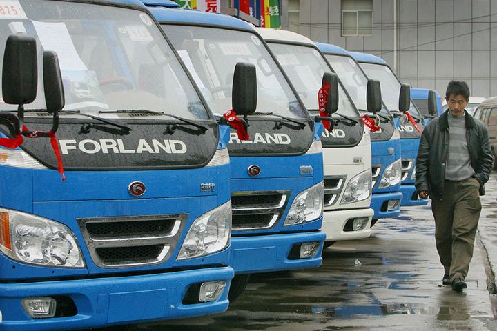 China's Small Truck Sales Gain on NEV Subsidies, E-Commerce Despite Vehicle Market Dip