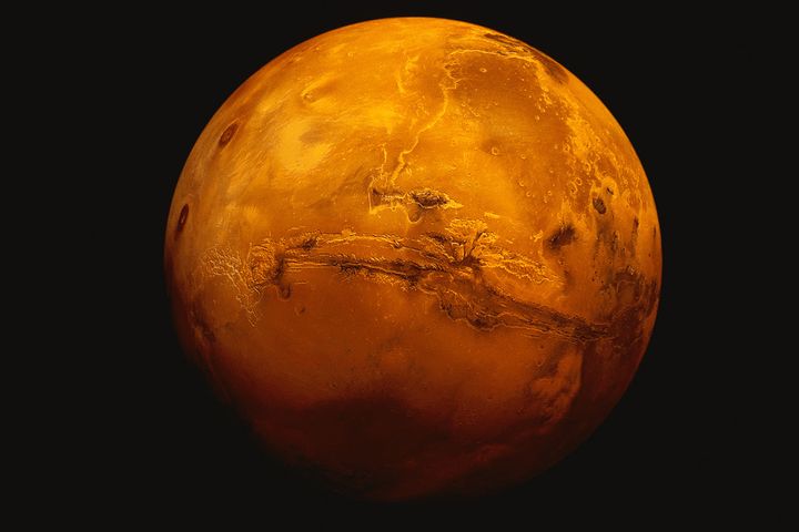 中国は来年火星探査のために最初のローバーを建設した、とCAS学者は言います