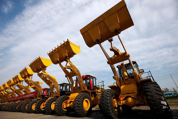 China's Digger Sales, Key Investment Gauge, Rose 11% in July