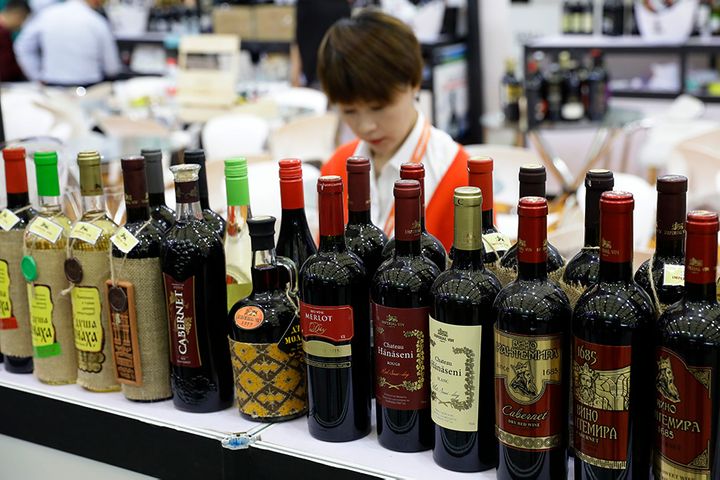 China's Wine Sector Enters Slowdown as Over One-Third of Importers Vanish in Five Months 