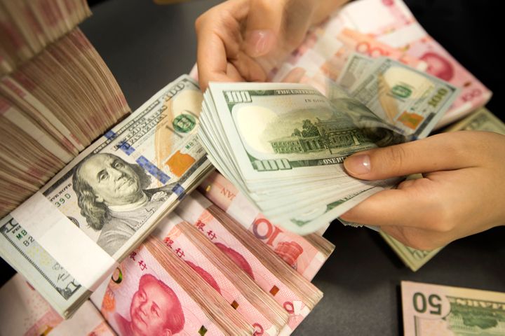 Yuan Is Seen at 6.93 to Dollar by Year End, Yicai Global Survey of Chief Economists Shows