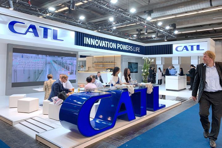 CATL to Supply Batteries for Daimler's Electric Trucks, Buses