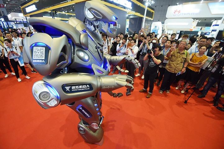 Robots Take Center Stage as China International Industry Fair Opens in Shanghai