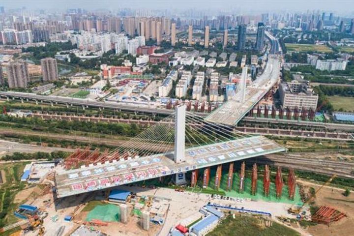 China's Fixed Asset Investment Rose 5.5% Jan.-Aug.; Infrastructure Spending Seen Rosy