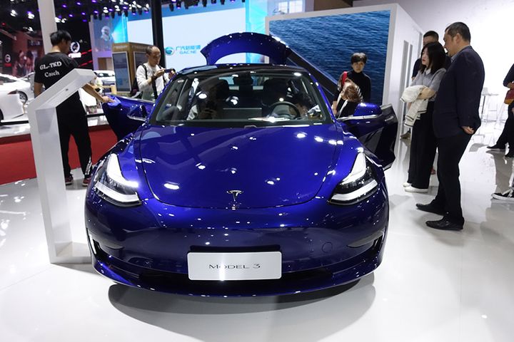 Tesla Grandstands Shanghai-Made Model 3