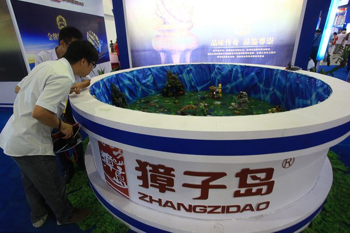 Fishy Smell Lingers About China's Zoneco as Shares Tank Again After Scallop Die-Off