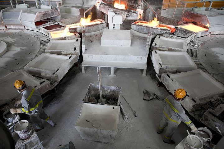 原材料供給が枯渇するにつれて生産を削減する民間の中国銅製錬所