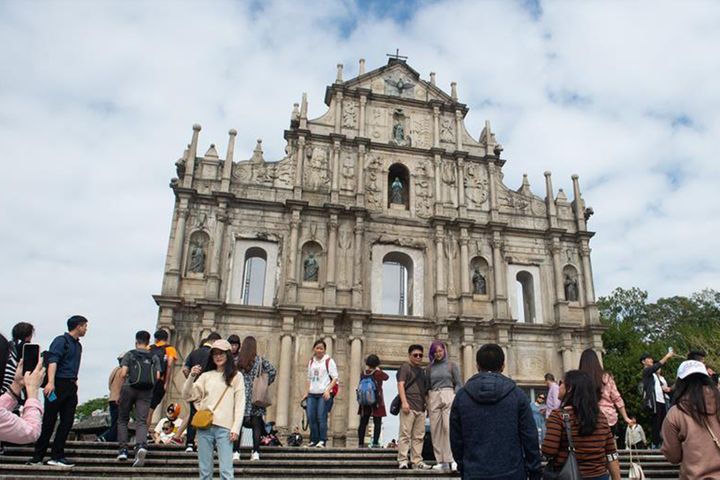 China Lets Insurance Funds Invest in Macau