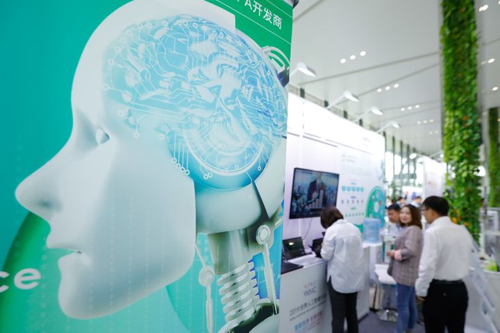 Shanghai Has Over 1,100 AI Firms With USD18.5 Billion Output, Think Tank Says