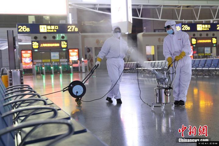 Shanghai Hongqiao Railway Station Is Disinfected Each Night to Curb Spread of Virus