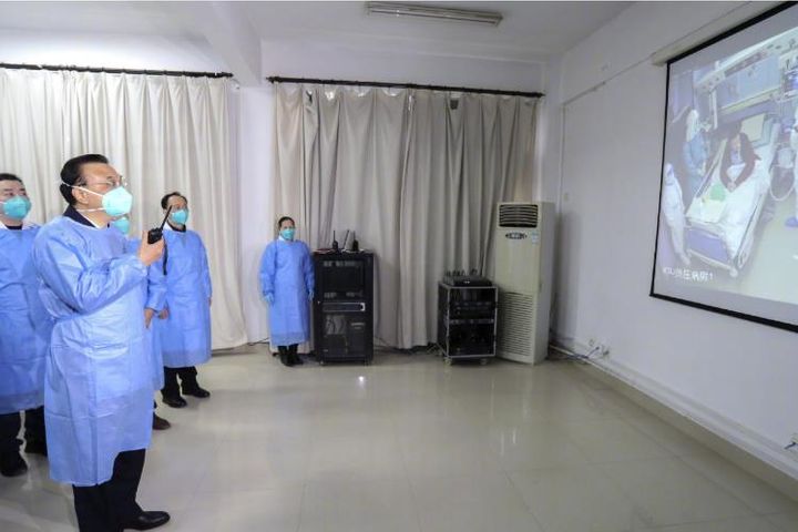 Premier Li Keqiang Inspects Work to Contain Novel Coronavirus in Wuhan