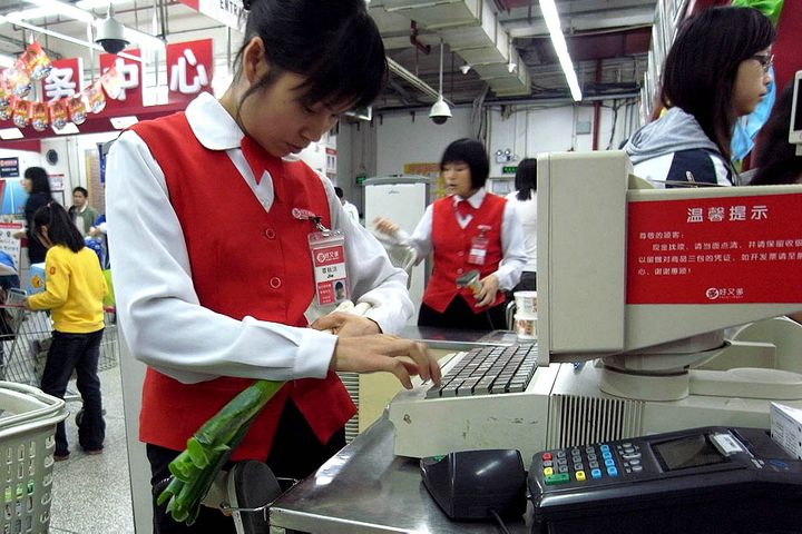 China's Hottest Jobs: Cashier, Courier, Report Shows