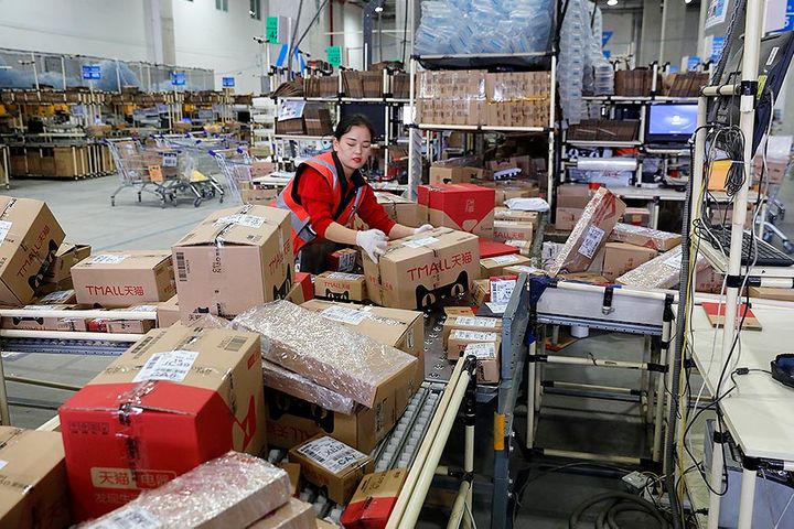 Chinese Logistics Firms Delivered 200 Million Parcels Each Day Also in December