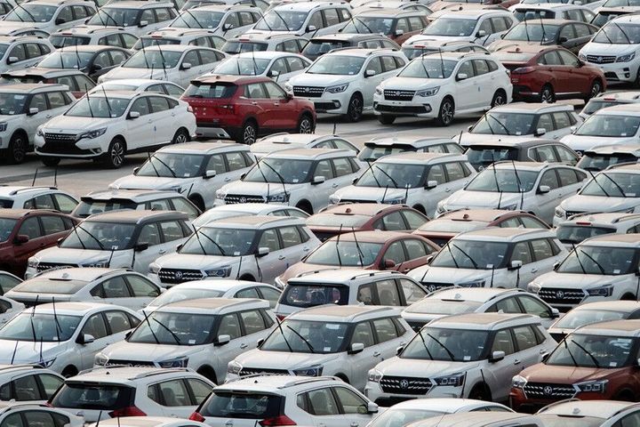 China's Auto Sales Slid Another 8.2% Last Year, Industry Body Says