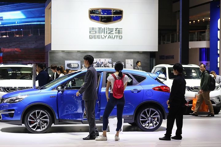Geely Cuts Annual Vehicle Sales Target 30% to 1.41 Million on Sluggish China Market