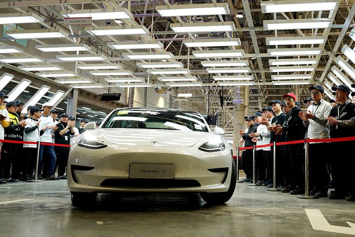 Tesla to Start Big Deliveries of China-Made Model 3s From Next Week, Cuts Price