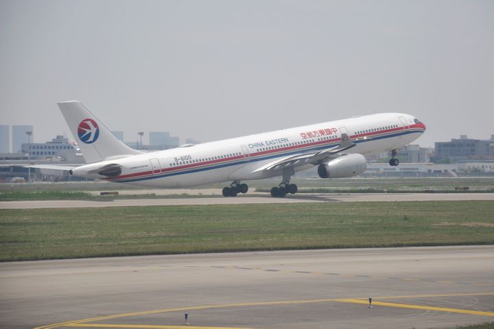 China Eastern Airlines Signs Up Over 8,000 for Charter Service in One Day