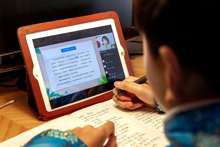 Online Tablet, Printer Sales Leap as Virus Forces Chinese Students to Learn Online