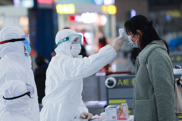 Arrivals Must Report Health Status as Shanghai's Main Train Station Steps Up Virus Prevention, Control