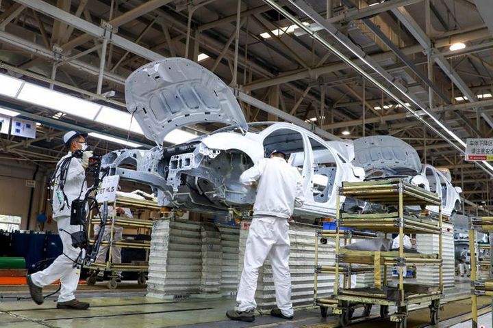 Hubei Carmakers Get Back to Work as Factories Shut Down Across Globe