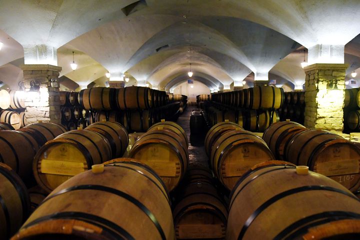 Covid-19 Impacts Wine Sales, Chinese Wineries Face Liquidity Problems
