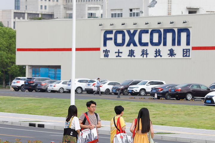 Foxconn Worker Jumps to Death; Staff Mental Health Counseling Is Urged