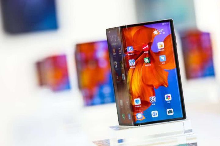Huawei's Second Folding 5G Phone Sells Out in Seconds After Online Launch