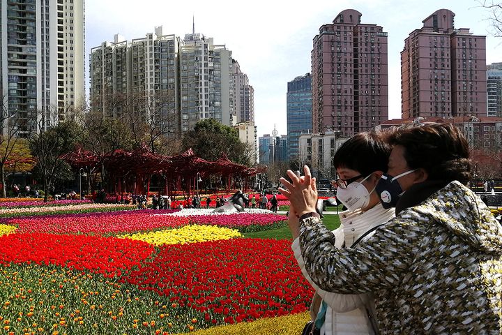 Shanghai's Park Visitors Doubled to 800,000 Over the Weekend