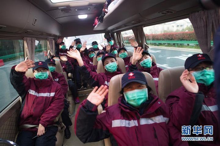 Nearly 3,700 Covid-19 Medics Leave Wuhan Amid Handful of New Cases