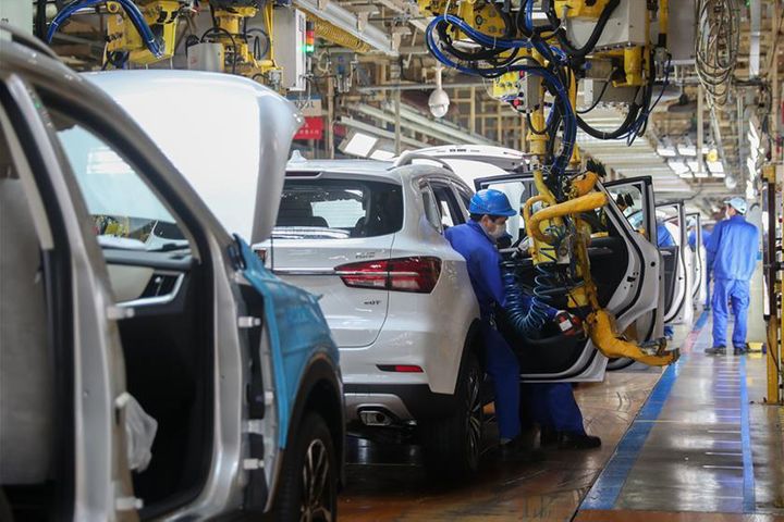 Dongfeng Motor Units Are First to Get Back to Making Cars in Virus-Hit Wuhan