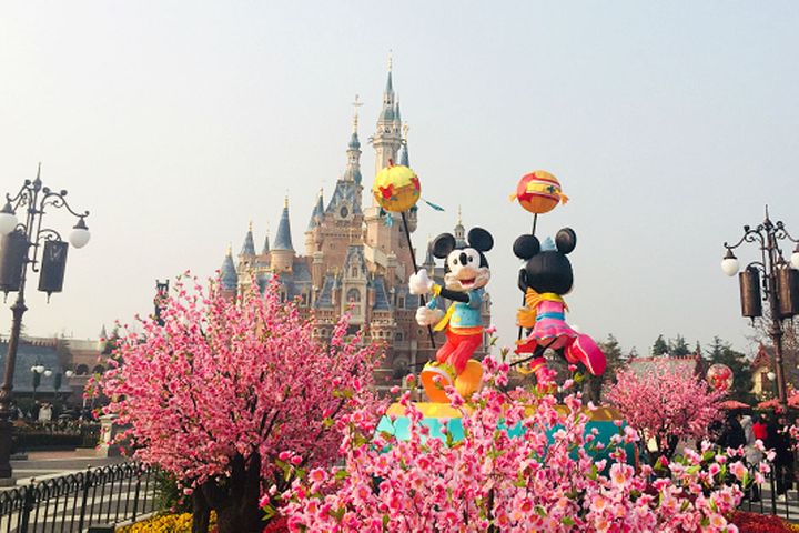 Shanghai Disneyland Hotel, Restaurants, Shops Reopen Amid Ebbing Virus Fears